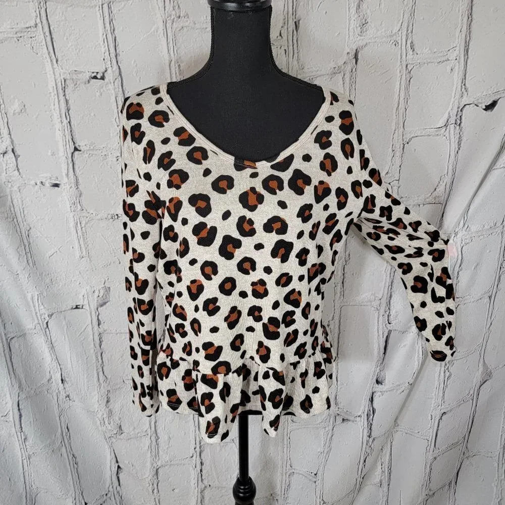 JUNIORS Leopard Print‎ Long Sleeve Shirt Blouse Ruffle Hem Casual Cute Soft Sz L